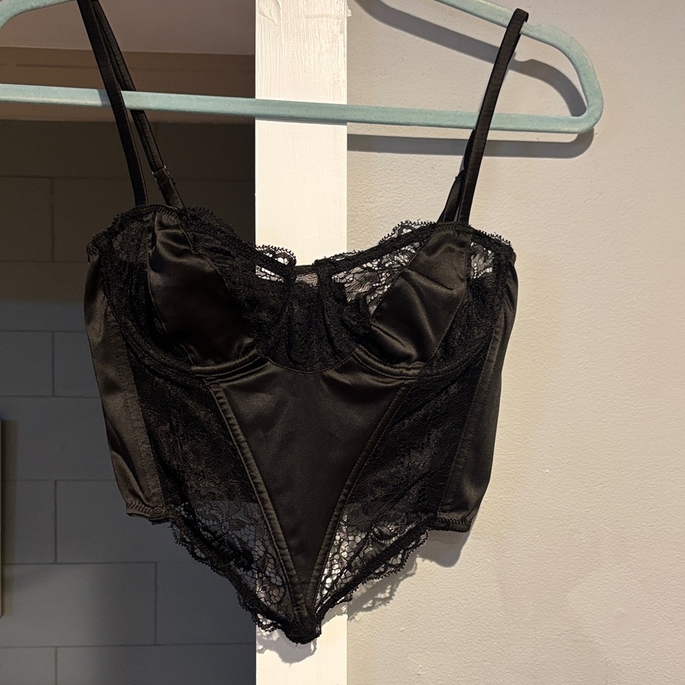 NWT Veena Stretch‎ Satin Lace Corset Top